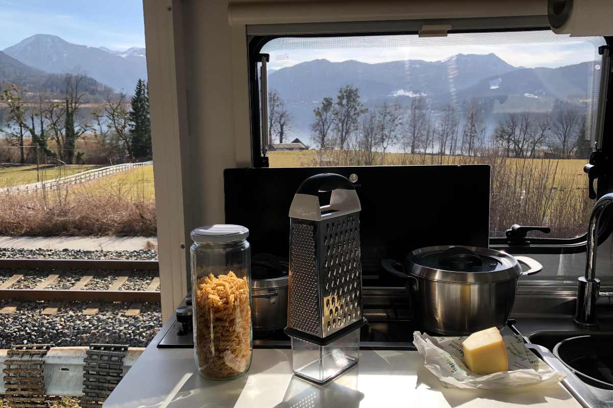 Campingessen - So gelingt die Zubereitung im Wohnmobil