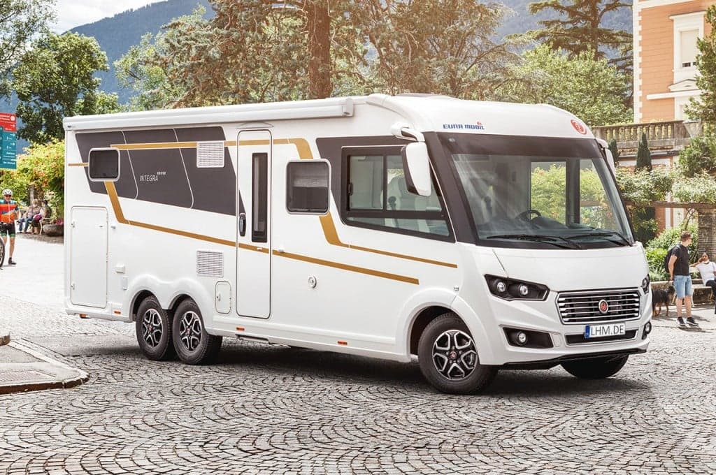 EuraMobil Integra I 760 EF - eleganter, kompakter Liner auf 2 oder 3 Achsen