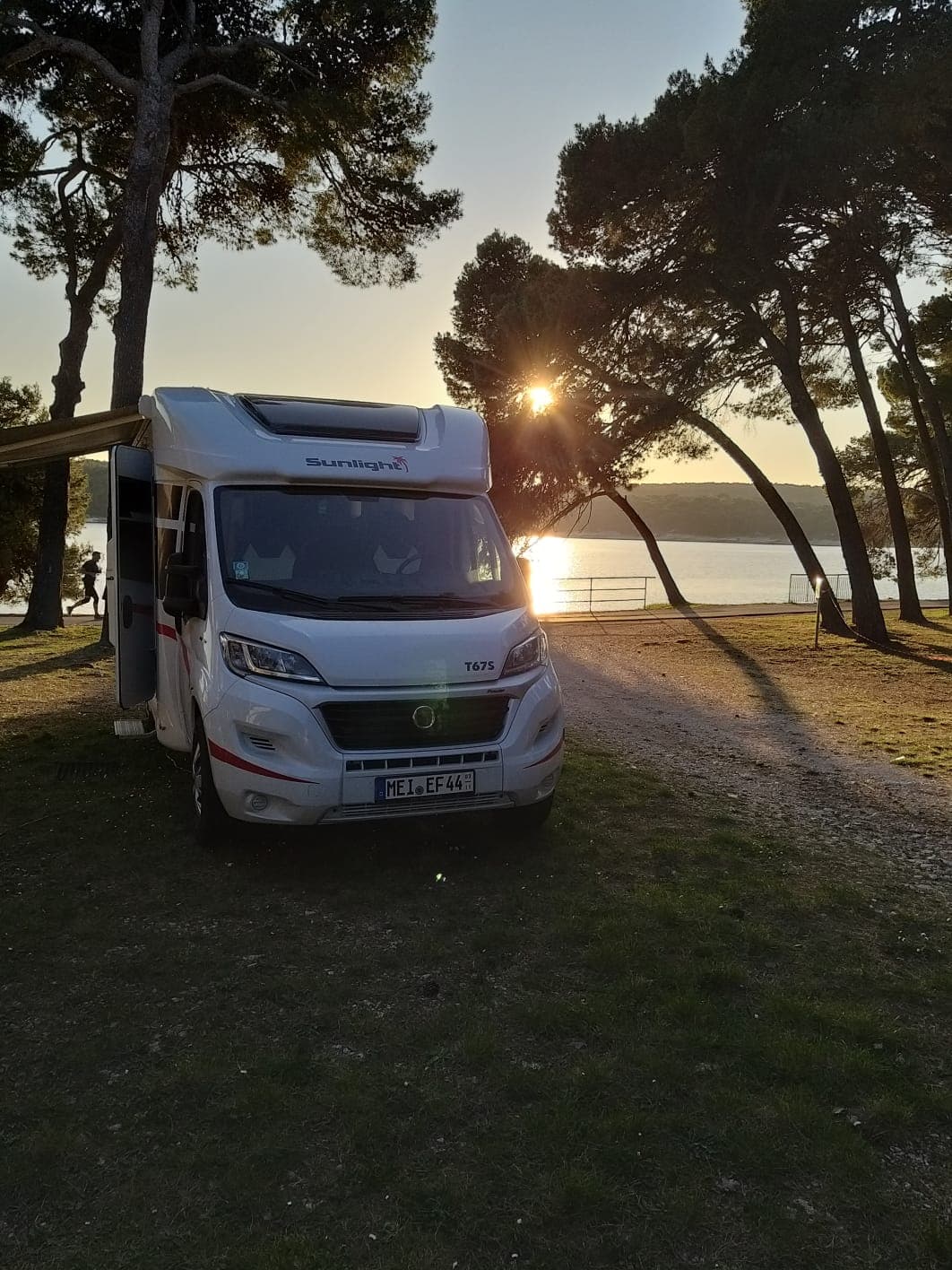 Nagelneuer Sunlight T 67 S - Teilintegriertes Wohnmobil für 4 Personen in Weinböhla